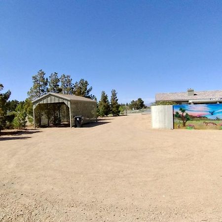 פארומפ Falcon Cottage מראה חיצוני תמונה