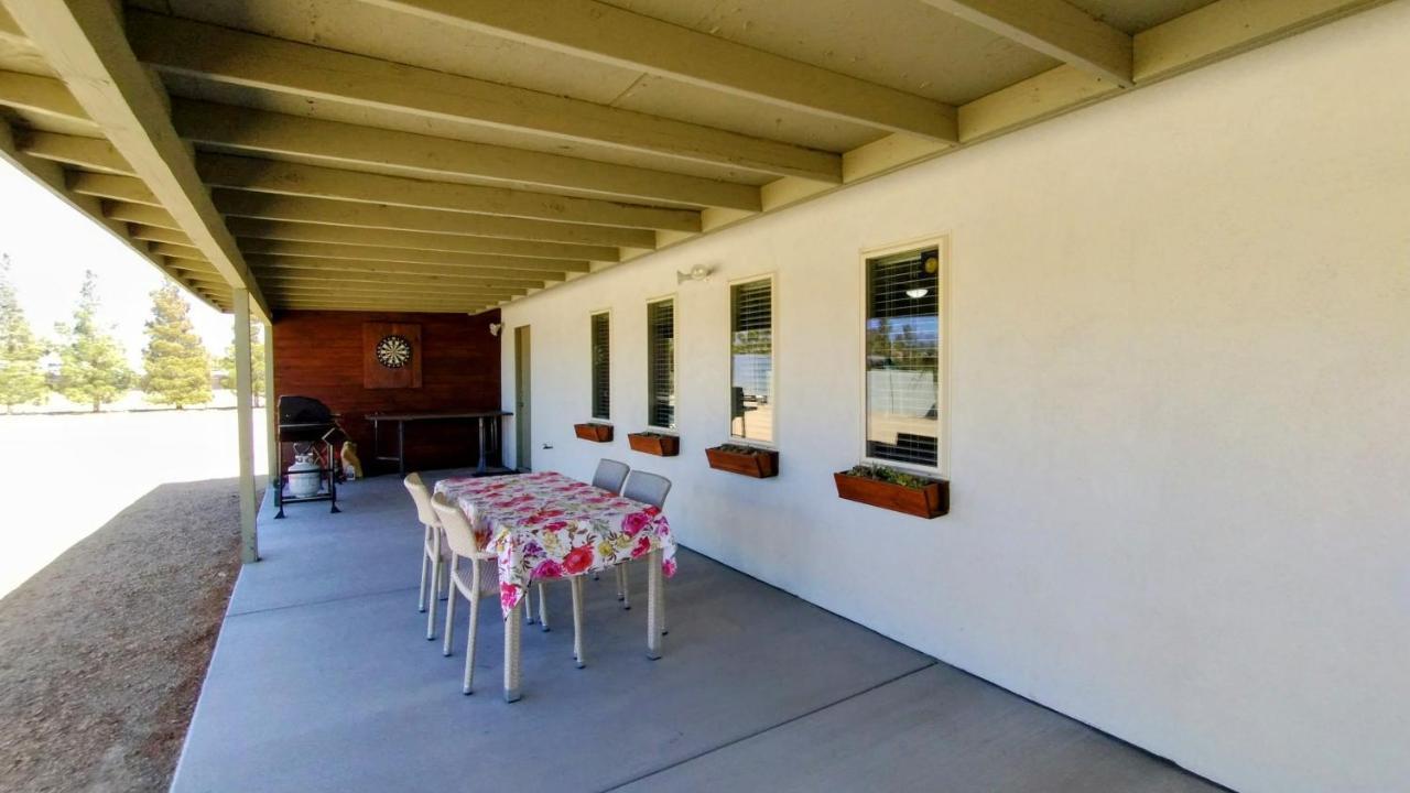 פארומפ Falcon Cottage מראה חיצוני תמונה