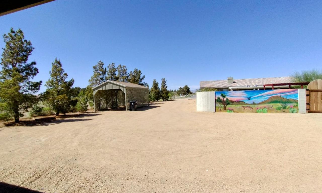 פארומפ Falcon Cottage מראה חיצוני תמונה