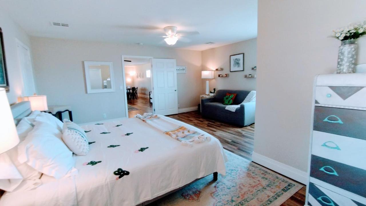 פארומפ Falcon Cottage מראה חיצוני תמונה